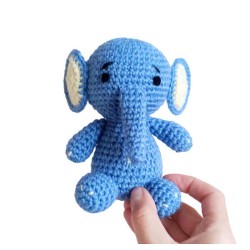 Crocheted elephant Robbi